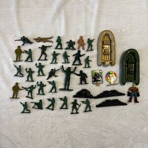 Vintage Army Men Set